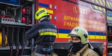 РФ с обеда непрерывно атакует Харьков дронами и КАБом: вспыхнул пожар, есть раненые
