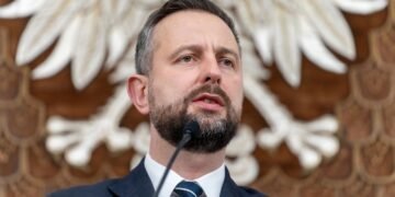 Варшава рассекретит пожертвования Украине и расследует утечку гостайны