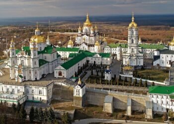 Почаевской лавре определили дедлайн для разрыва связей с РПЦ