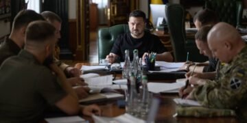 Зеленский согласовал с Драпатым и Хмарой новые цели для дипстрайков по РФ