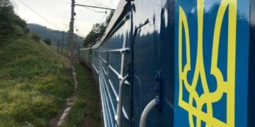 Укрзализныця меняет движение поездов после атаки РФ