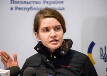 Безуглая неожиданно решила вернуться во фракцию «Слуги народа»