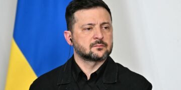 Зеленский заявил о намерении построить большой завод в Британии