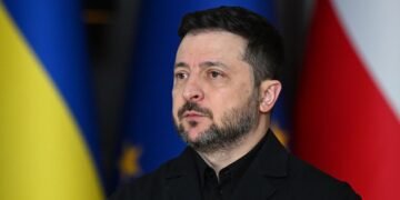 Почему сейчас? Источники назвали причины, зачем Зеленский меняет Кабмин