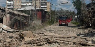 В Славянске и Краматорске вспыхнули пожары после ударов. ФОТО