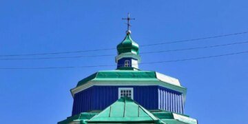 Три дрона с зажигательной смесью уничтожили исторический храм в Бериславе