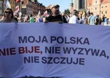 «Моя Польша не бьет»: по стране прокатились акции против нападений на украинцев. ФОТО