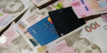 НБУ ослабляет валютные ограничения: что изменится для украинцев и бизнеса