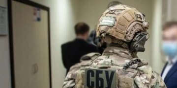Пытал пленных резиновыми дубинками: СБУ объявила о подозрении надзирателю из Луганской области