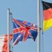 Европа боится остаться за дверью: Париж, Берлин и Лондон готовятся к переговорам по Украине