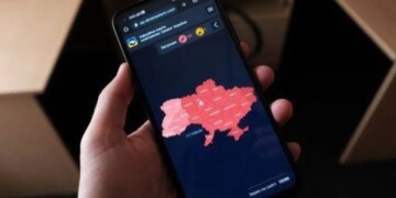 Разблокируют мосты, прикроют беспредел таксистов и введут «цветные» уровни безопасности: изменения в Киеве во время тревог