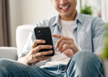 Світовий ринок смартфонів скоротився на 7%: що стало причиною