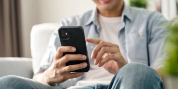 Світовий ринок смартфонів скоротився на 7%: що стало причиною