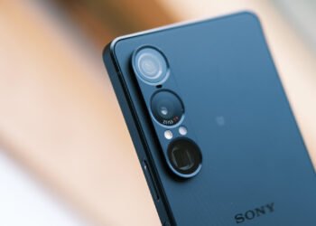 Sony пояснила, чому не відмовляється від microSD і 3,5-мм роз’єму в Xperia