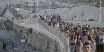 Кризис в Сеуте утихает: более 73 тысяч мигрантов вернулись в Марокко