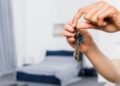 Сдача жилья через Airbnb и Booking: что владельцам следует знать о налогах
