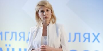 Экс-послу в США Стефанишиной вручили новое подозрение и избирают меру пресечения