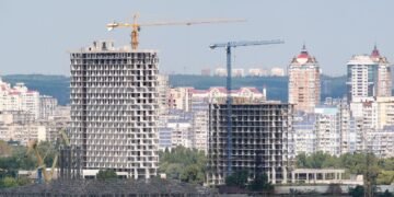 Война не обрушила цены. Почему квартиры в Киеве до сих пор дорогие и чего ждать дальше