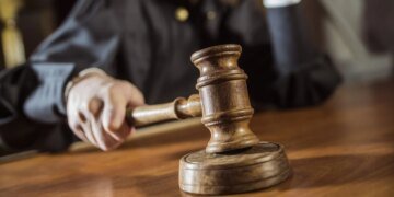 Прокурор просить взяти голову Sense Bank Ступака під варту із заставою 150 млн гривень