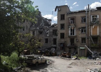 Из Дружковки в Донецкой области под обстрелами вывозят людей: как проходит эвакуация