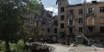 Из Дружковки в Донецкой области под обстрелами вывозят людей: как проходит эвакуация