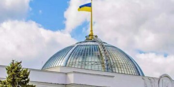 Трудовые законы в Украине хотят переписать: Кабмин внес новый кодекс в Раду