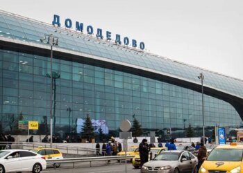 Зеленский закрыл небо России: иностранные авиакомпании отменили десятки рейсов в Москву