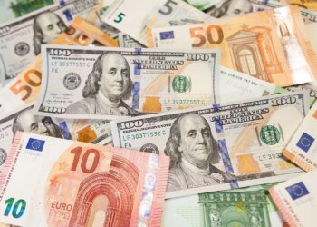 Курс валют на 21 вересня: долар дорожчає, євро дешевшає