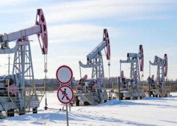 Вдали от атак на порты: почему Арктика стала спасительным каналом для нефти РФ