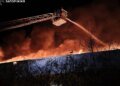 Руины вместо торгового центра: в Запорожье после российского удара тушили пожар площадью 6 000 квадратных метров