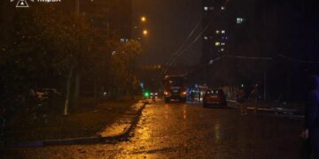 Осколки снарядов возле роддома и жилых домов: в Киеве двое погибших и шестеро раненых