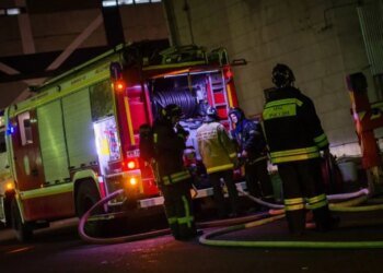 В оккупированном Луганске горит гипермаркет, в котором находился логистический хаб войск РФ