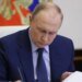 Кремль закручивает гайки: Путин подписал указ об ограничении вывоза наличных из России