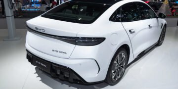 BYD назвала терміни запуску електромобілів із новою батареєю