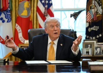 Демократы готовят серию расследований против Трампа в случае успеха на выборах, — Reuters