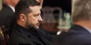 Зеленский: удар РФ по Киеву произошел как раз при обсуждении санкций с конгрессменами
