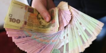 Кабмин унормировал надбавки и доплаты для педагогов