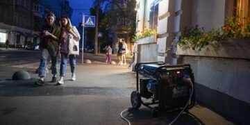 Зима будет тяжелой, но не из-за еды: советник Зеленского назвал главную угрозу
