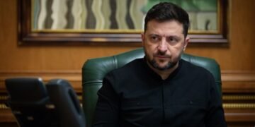 Дрон летел в кабинет Поклада. РФ ударила по зданию СБУ в центре Киева, — Зеленский