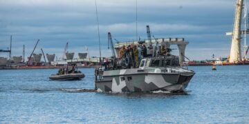 В Севастополе ВСУ поразили российский десантный катер БК-16, — Генштаб