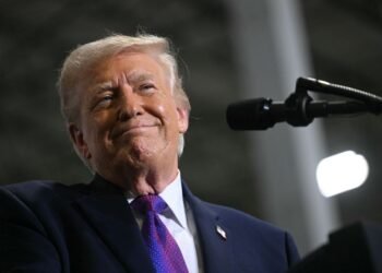 Бойкот СМИ не сработал? Белый дом запустил канал «Trump TV» с позитивными новостями о Трампе