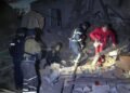 В Запорожье разрушен дом и горит рынок: погибли женщины, среди пострадавших ребенок