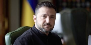 Зеленский встретился с главой ЦРУ Рэтклиффом по дороге в США, — Reuters