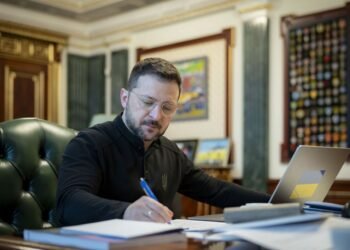 Зеленский предлагает давать «офисникам» до 12 лет тюрьмы: что известно о законопроекте