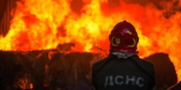 Ракетный обстрел Киева: в нескольких районах наблюдаются последствия