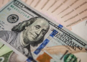 Долар оновив рекорд — НБУ показав офіційний курс на 14 жовтня