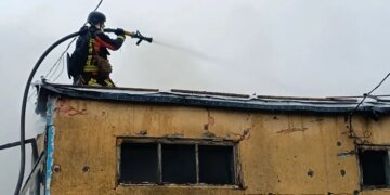 Управляемые бомбы по домам: Россия нанесла авиаудар по жилому сектору Изюма. ФОТО