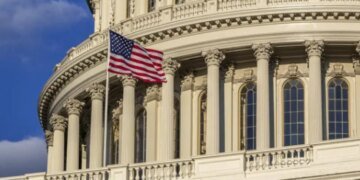 Дефіцит бюджету США наблизився до $2 трлн через стрімке зростання державних витрат