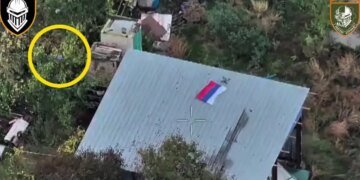 Попытка оккупантов снять пропагандистский ролик с триколором закончилась подрывом вертолета. ВИДЕО