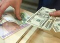 НБУ понизив курс долара, євро суттєво дорожчає